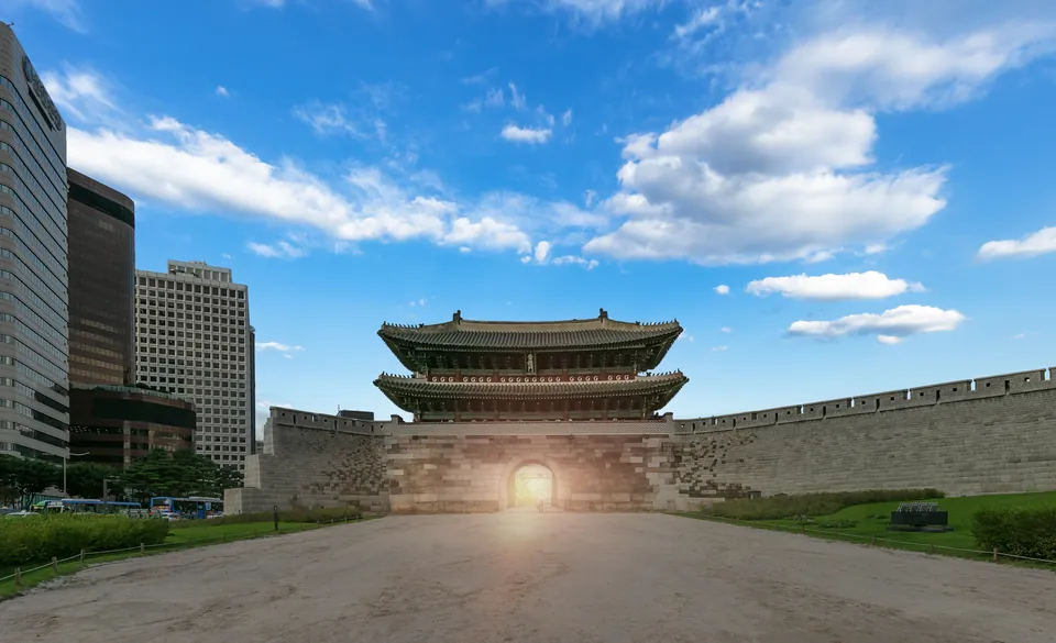 Walking Seoul's City Wall with a Group: Hanyangdoseong